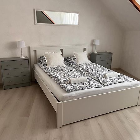 Pacsirta Apartman Grand Eger Bagian luar foto
