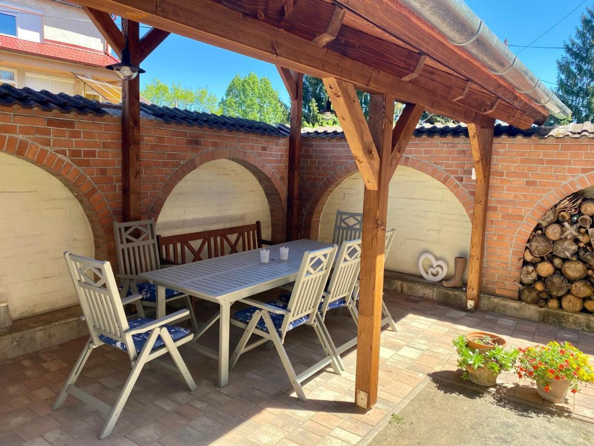 Pacsirta Apartman Grand Eger Bagian luar foto