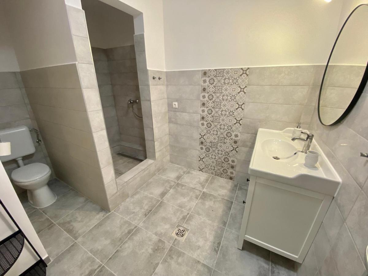 Pacsirta Apartman Grand Eger Bagian luar foto