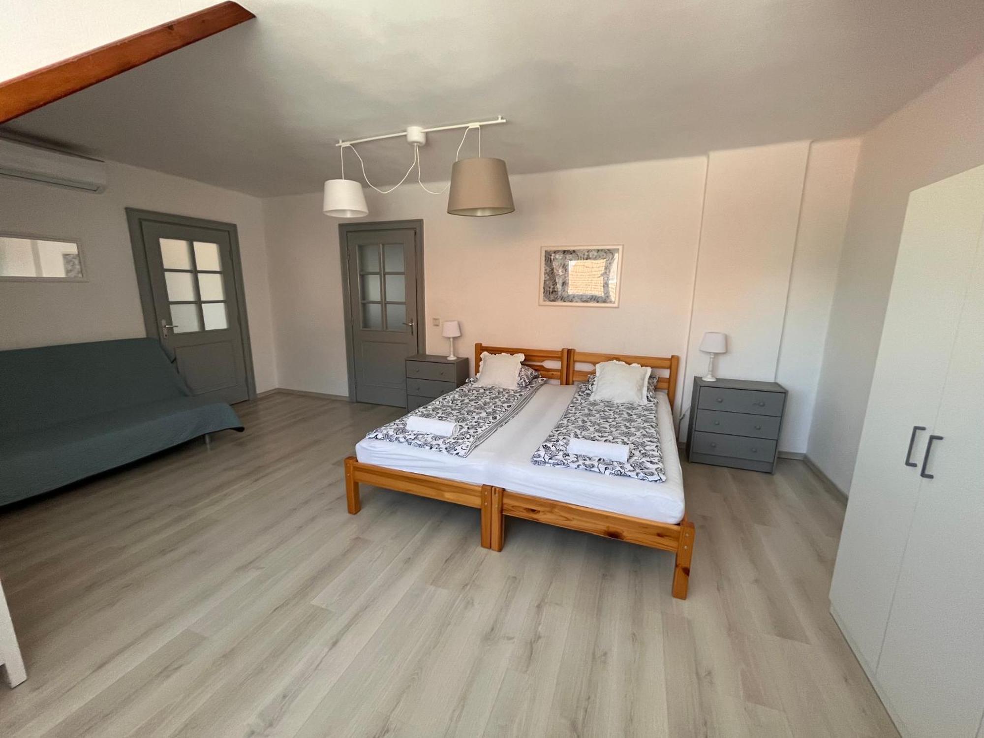 Pacsirta Apartman Grand Eger Bagian luar foto