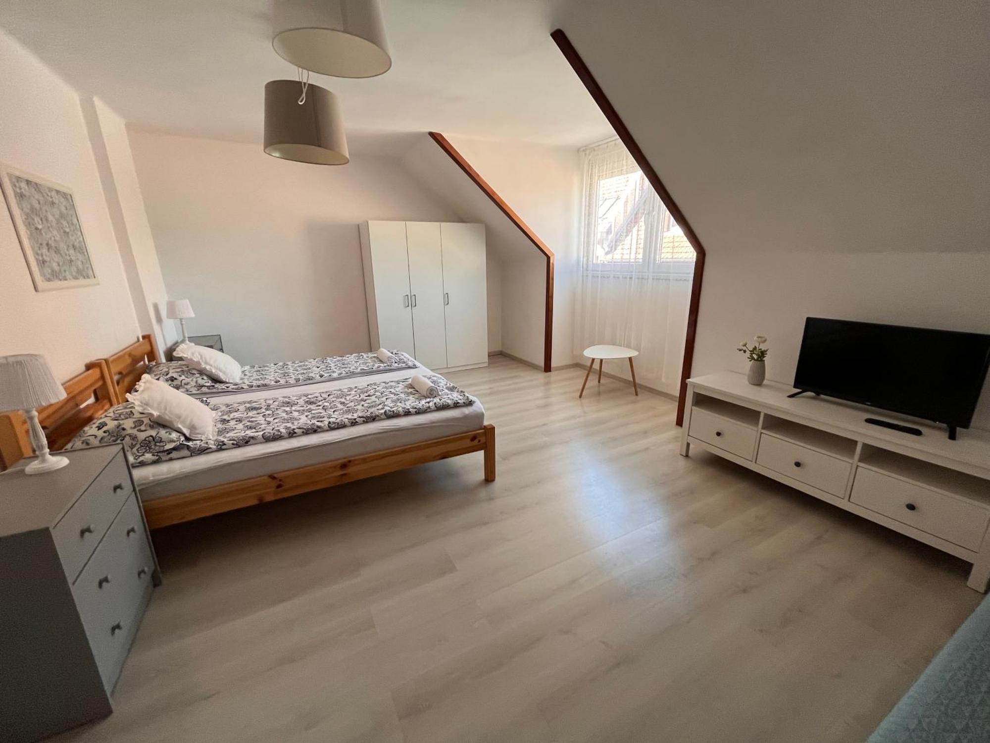 Pacsirta Apartman Grand Eger Bagian luar foto